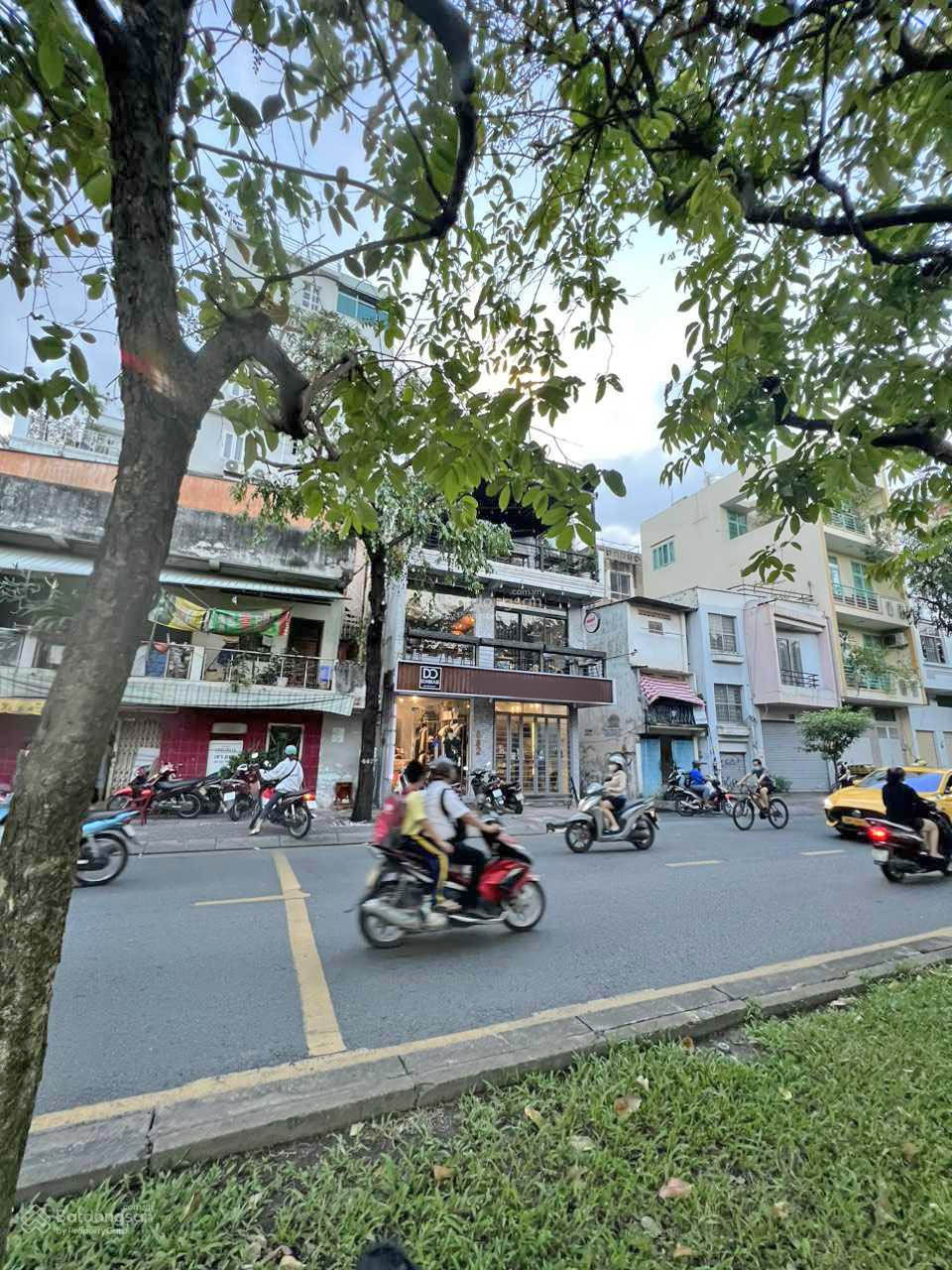 Cho thuê nhà Nguyên Căn MTĐ Trần Hưng Đạo, Nguyễn Cư Trinh, Q1